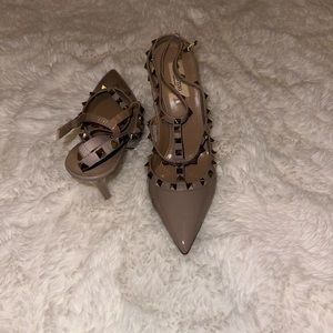 Brand new, unworn Valentino Rock studs.